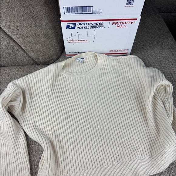 Box With Clothes Brands Like Pretty Little Things, Wild Fable And Fashion Nova. - Picture 4 of 7